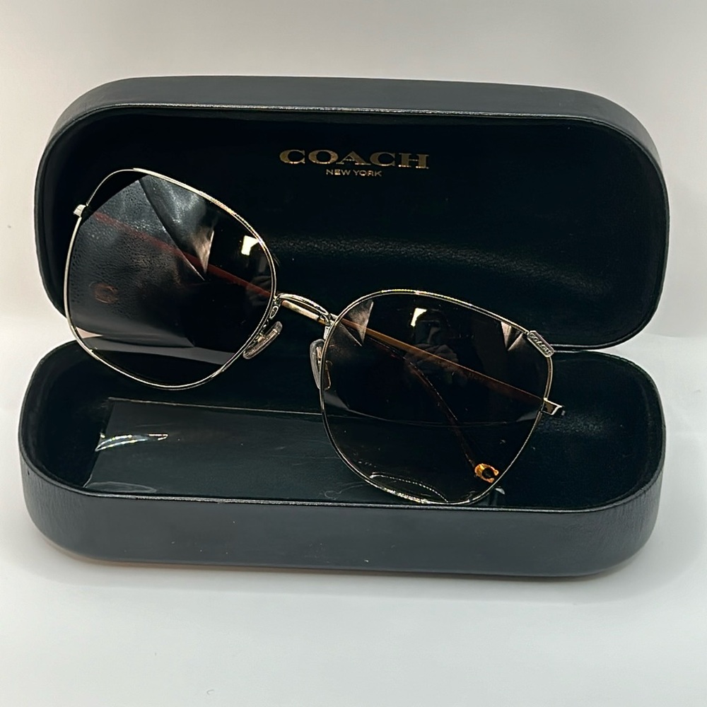 COACH Women’s Sunglasses HC7133 900574/Shiny light gold! In Excellent Condition! - Picture 10 of 10